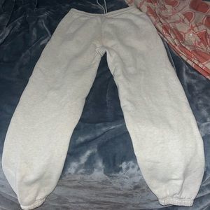 Aritzia tna sweatpants worn only a couple of times!